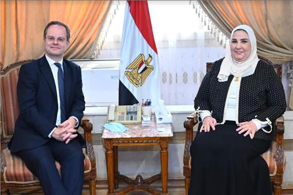 القباج تستقبل السفير البريطاني بالقاهرة 