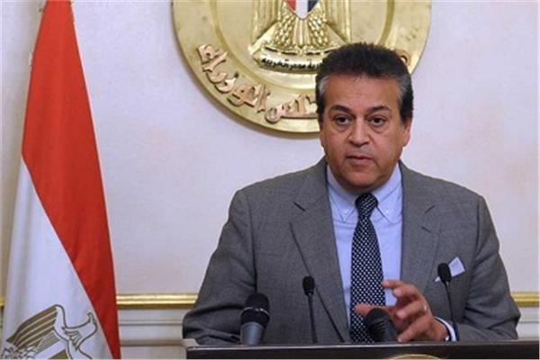  الدكتور خالد عبدالغفار القائم بعمل وزير الصحة والسكان