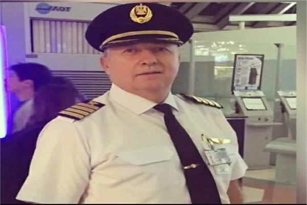 وليد مراد قائد طائرة مصر للطيران