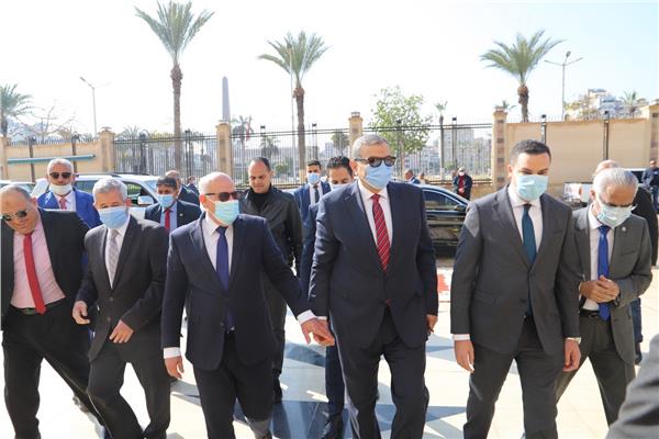 محافظ  بورسعيد يلتقي وزير القوى العاملة