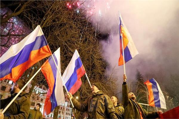 أحتفال المواطنين بشوارع جمهوريتي دونيتسك ولوجانسك 