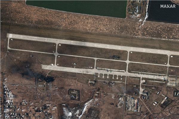 صورة بالاقمار الصناعية تظهر مدي الدمار للمطار الاوكراني