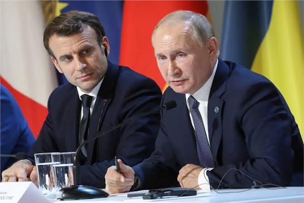 الرئيسان، الروسي فلاديمير بوتين والفرنسي، إيمانويل ماكرون