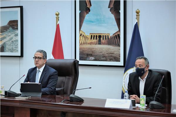 - وزير السياحة والآثار يترأس إجتماع  مجلس إدارة هيئة المتحف المصري الكبير 