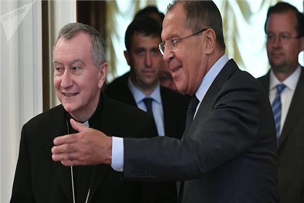 وزير خارجية الفاتيكان بييترو بارولين ووزير الخارجية الروسي سيرجي لافروف