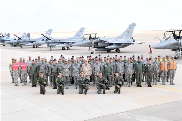 الفريق أسامة عسكر رئيس أركان حرب القوات المسلحة يتفقد إحدى القواعد الجوية