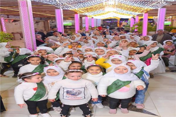 قرية بالغربية تحتفل ب١٢٠ طفل وطفلة لحفظهم القرأن الكريم 
