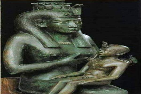  مكانة الأم مقدسة عند قدماء المصريين 