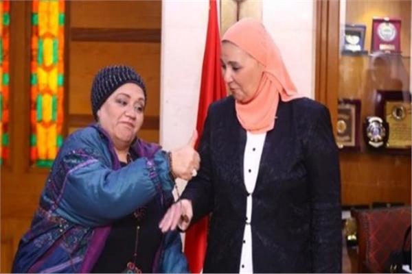 أمينة مع الدكتورة نيفين القباج وزيرة التضامن الاجتماعى