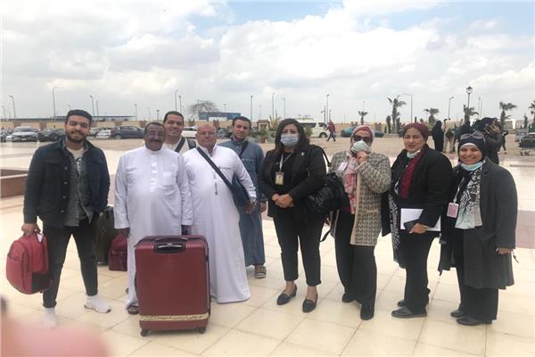  السياحة والآثار تتابع الإجراءات الخاصة بسفر المصريين لأداء مناسك العمرة 