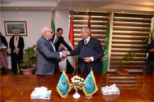 اتفاقية تعاون بين الأكاديمية العربية للعلوم والتكنولوجيا والنقل البحرى  ومحافظة بورسعيد