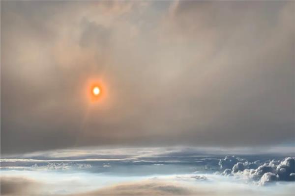 Forest fires threaten the recovery and completeness of the hole in the ozone layer
