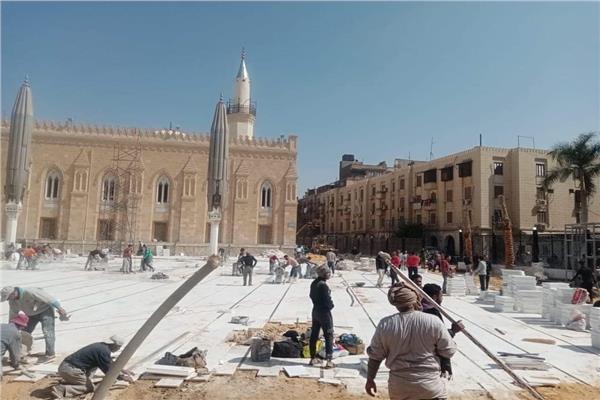 رئيس حي وسط القاهرة يتابع تطوير ميدان ومسجد الحسين