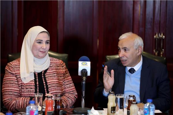 وزيرة التضامن الاجتماعي، في لقاء مع أسرة تحرير وكالة أنباء الشرق الأوسط
