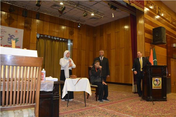 السكرتير العام المساعد للمنيا يشهد فعاليات مؤتمر تمكين ذوي الهمم في المجتمع المصري