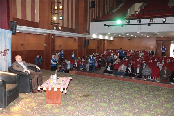 محافظ بني سويف الجلسة الافتتاحية للمؤتمر الوطني للنشء