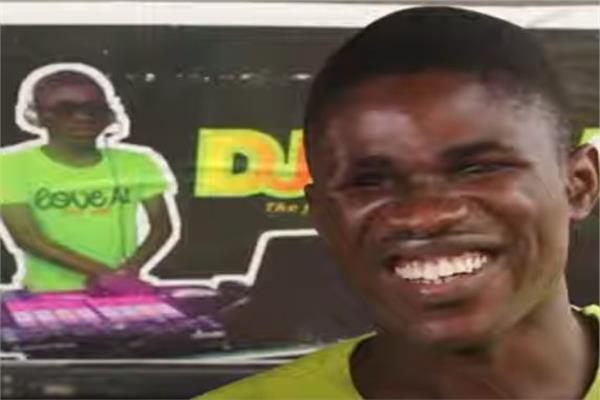  نيجيري ينسق أغاني «دي جي» 