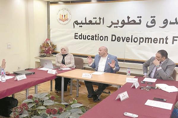 د. أحمد الحيوى خلال اجتماع صندوق تطوير التعليم