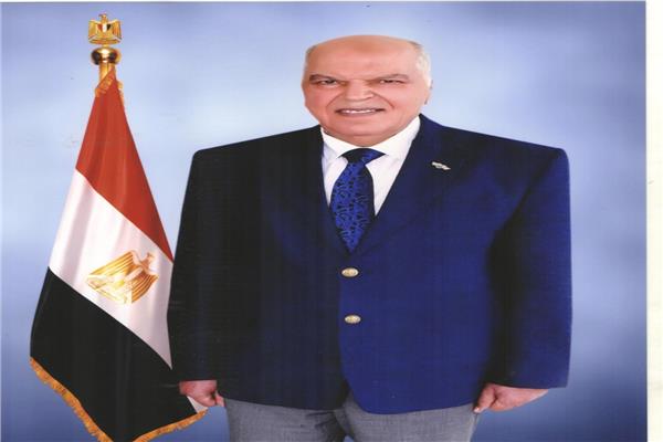 خلف الزناتى نقيب المعلمين ورئيس اتحاد المعلمين العرب