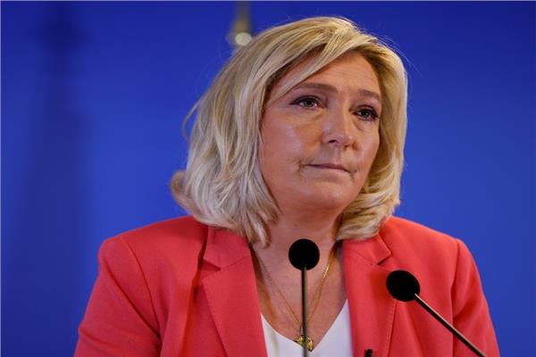  مارين لوبان،  مرشحة الرئاسة الفرنسية عن حزب التجمع الوطني اليميني المتطرف