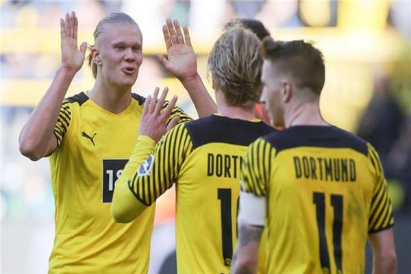 Watch .. Dortmund crush Wolfsburg for six in the German League