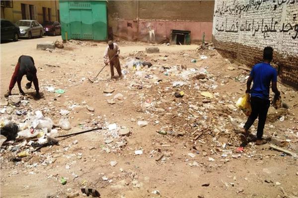 رفع أكثر من 185 طن مخلفات وتراكمات وقمامة بنطاق أحياء مدينة أسوان 