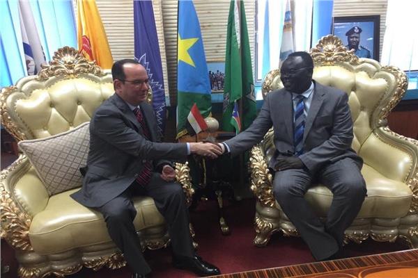 سفير  مصر  في جوبا ووزير الداخلية بجنوب السودان
