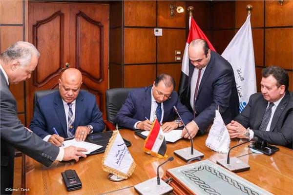 هيئة ميناء دمياط و الرئيس التنفيذي لقطاع التجزئة المصرفية والفروع بالبنك الأهلي المصري
