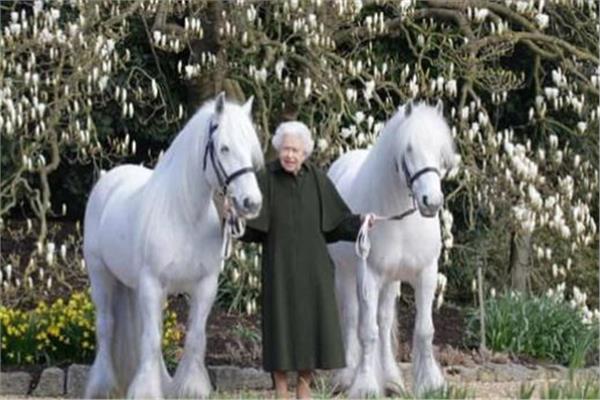 الملكة إليزابيث تحتفل بعيد ميلادها 96 
