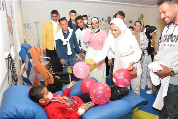 طلاب من أجل مصر فى زيارة لمستشفى شفاء الأورمان