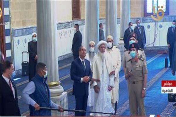 الرئيس السيسي خلال تواجده في مسجد الحسين