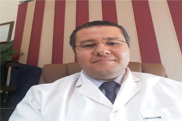 الدكتور عمرو الدخاخني