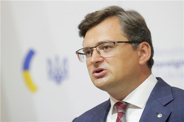 أ وزير الخارجية الأوكراني دميتري كوليبا