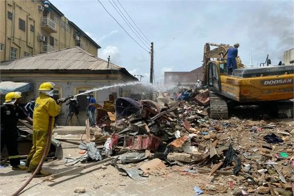 مقتل 5 أشخاص بانهيار مبن بأكبر المدن النيجيرية