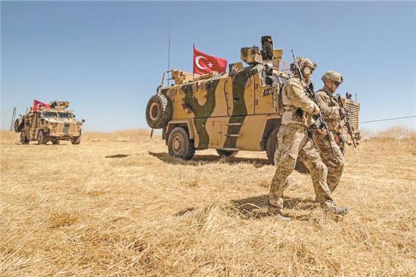 أليات عسكرية تركية تشارك فى العملية العسكرية الأخيرة داخل الأراضى العراقية