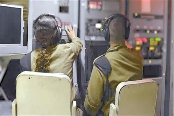 داخل إحدى غواصات الوحدة 663 الاستخباراتية الإسرائيلية