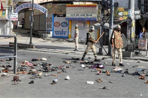 مسلمو الهند يحتفلون بأول ايام عيد الفطر وسط أعمال عنف طائفية