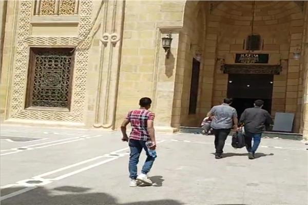 توافد المواطنون على  مسجد السيد البدوي بطنطا بعد قرارالاوقاف  فتحه طوال اليوم 