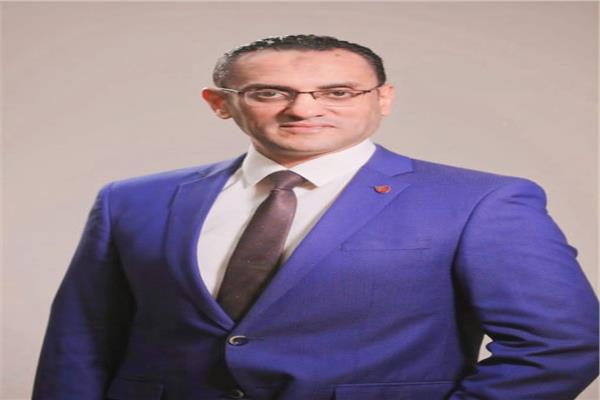  الدكتور أحمد شوقي الخبير المصرفي عضو الهيئة الاستشارية