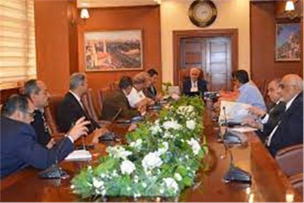 محافظ بورسعيد يتابع سير العمل في توصيل المرافق لعدد من المشروعات الجاري تنفيذها 
