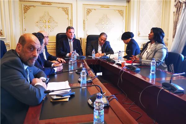 وزير قطاع الأعمال العام يستعرض جهود إعادة هيكلة شركة جسور "النصر للتصدير والاستيراد"