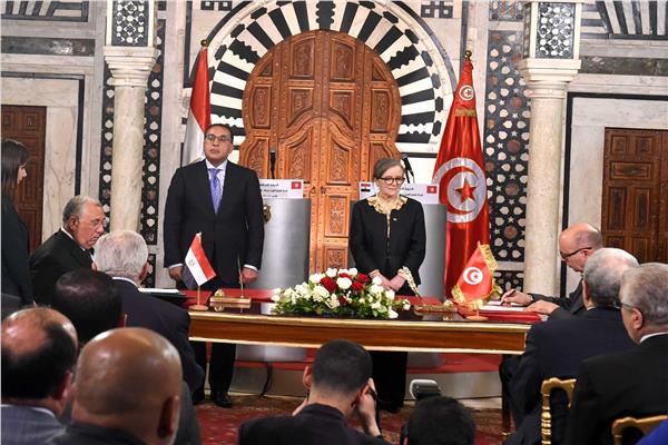  رئيس الوزراء ورئيسة الحكومة التونسية