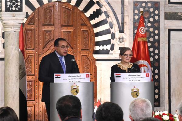 الدكتور مصطفى مدبولي، و نجلاء بودن، رئيسة الحكومة التونسية