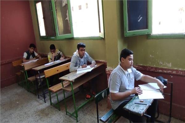 حرمان7 طلاب من أداء امتحانات الشهادة الإعدادية بالجيزة بسبب المحمول