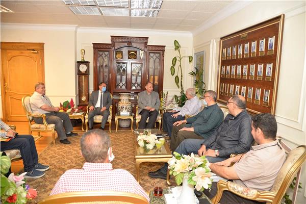 محافظ أسيوط يلتقى رئيس مجلس ادارة المقاولون العرب