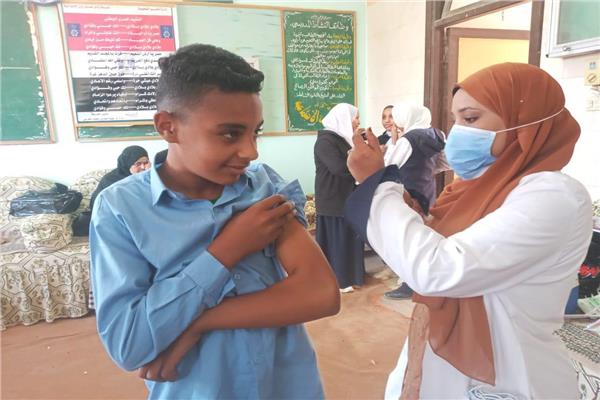 " حملة طرق الأبواب للتطعيم ضد مرض كورونا "