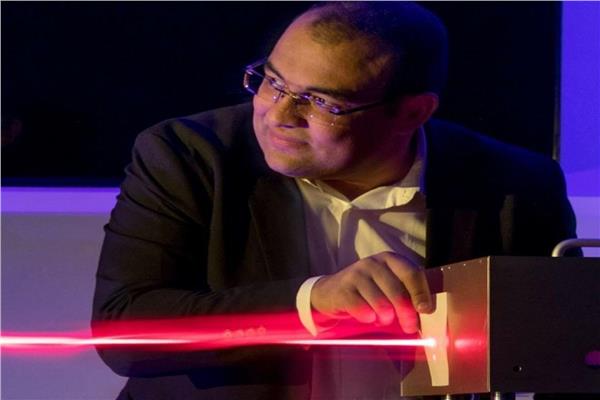محمد ثروت العالم المصري المرشح لجائزة نوبل