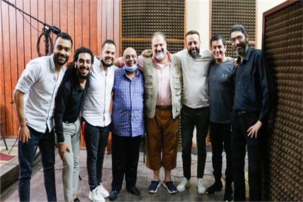 أبطال مسرحية هاملت بالمقلوب مع خالد الصاوي