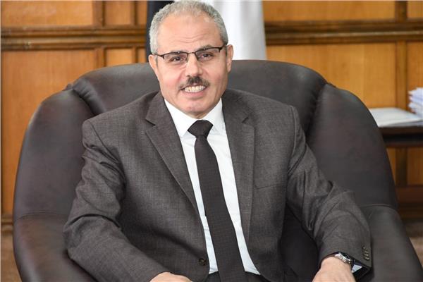 رئيس جامعة قناة السويس الدكتور ناصر مندور