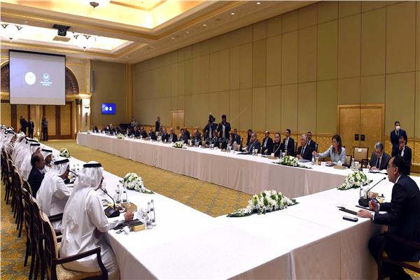 لقاء رئيس الوزراء بعدد من كبار المستثمرين الإماراتيين